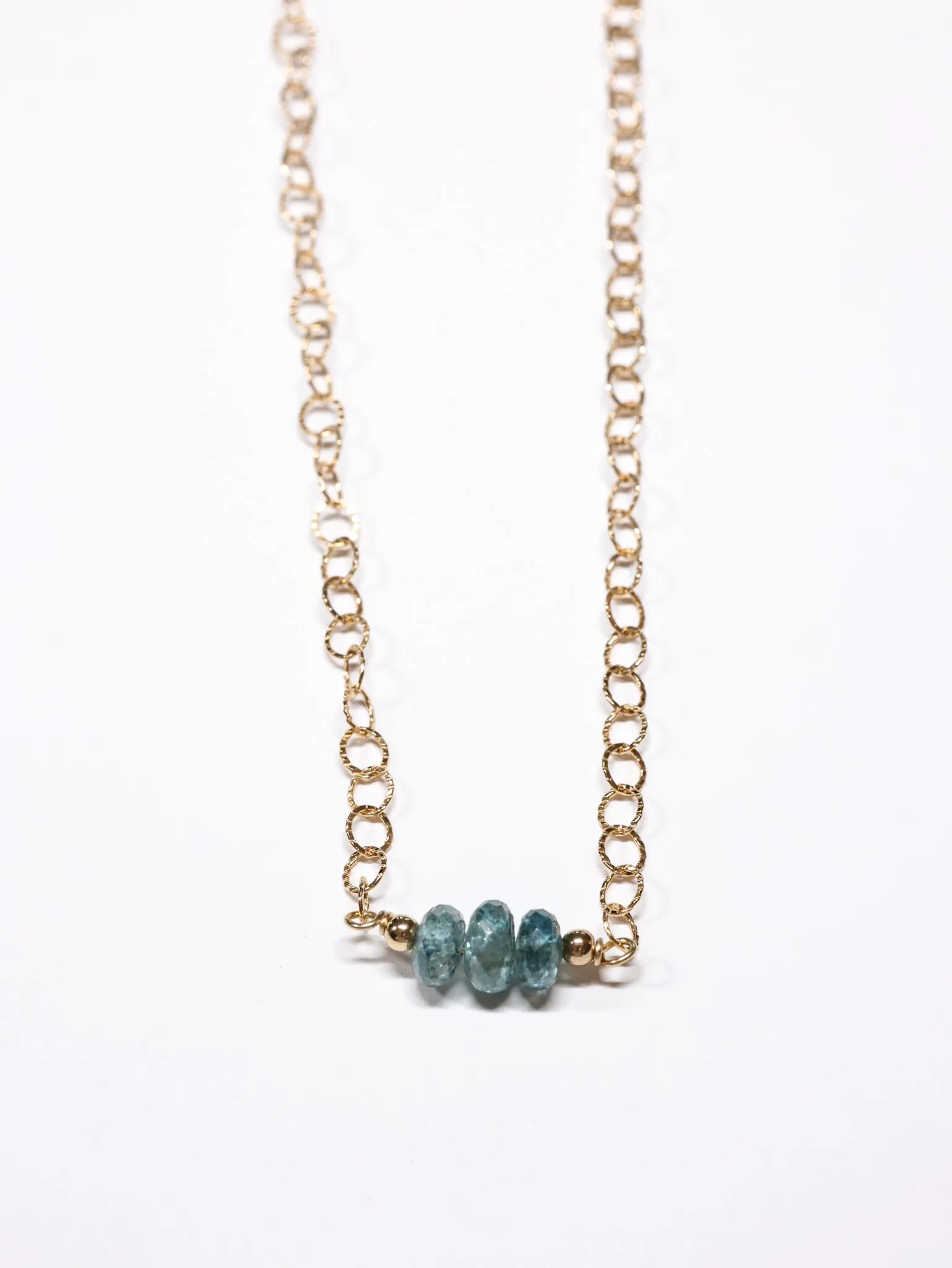 Apatite roundel short necklace gold filled