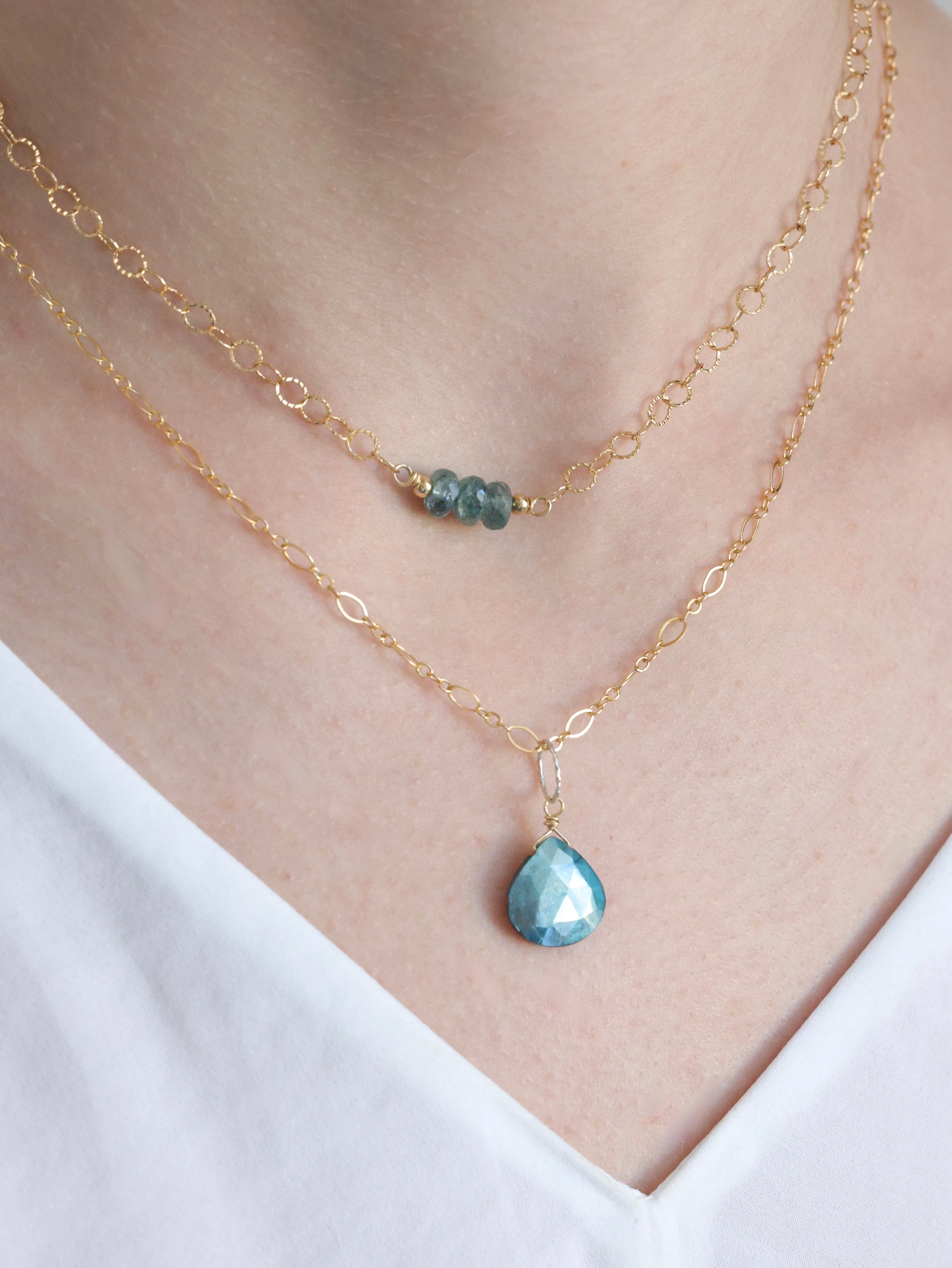 Apatite roundel short necklace gold filled