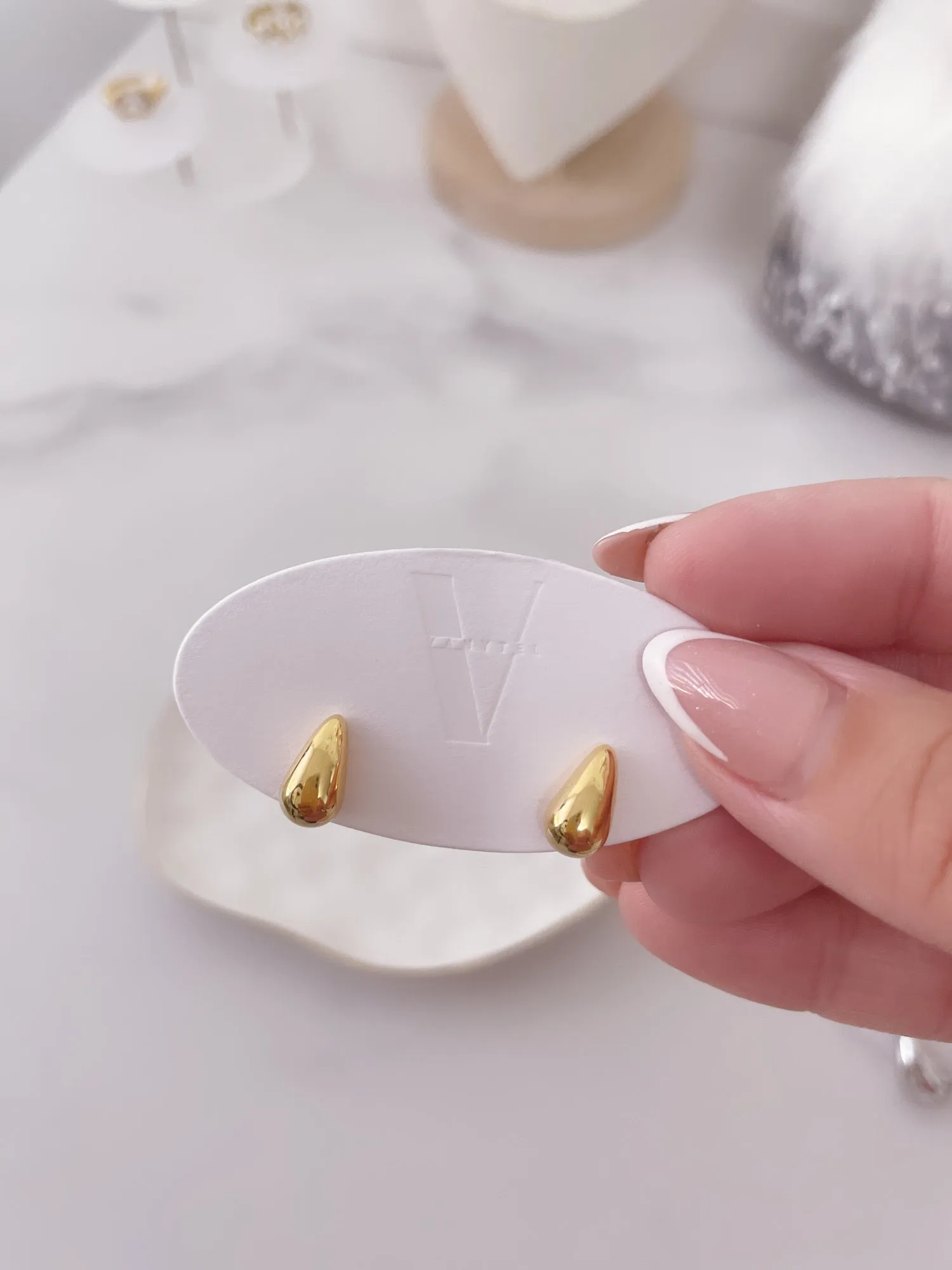 Bold Drops Studs | Varios Tamaños