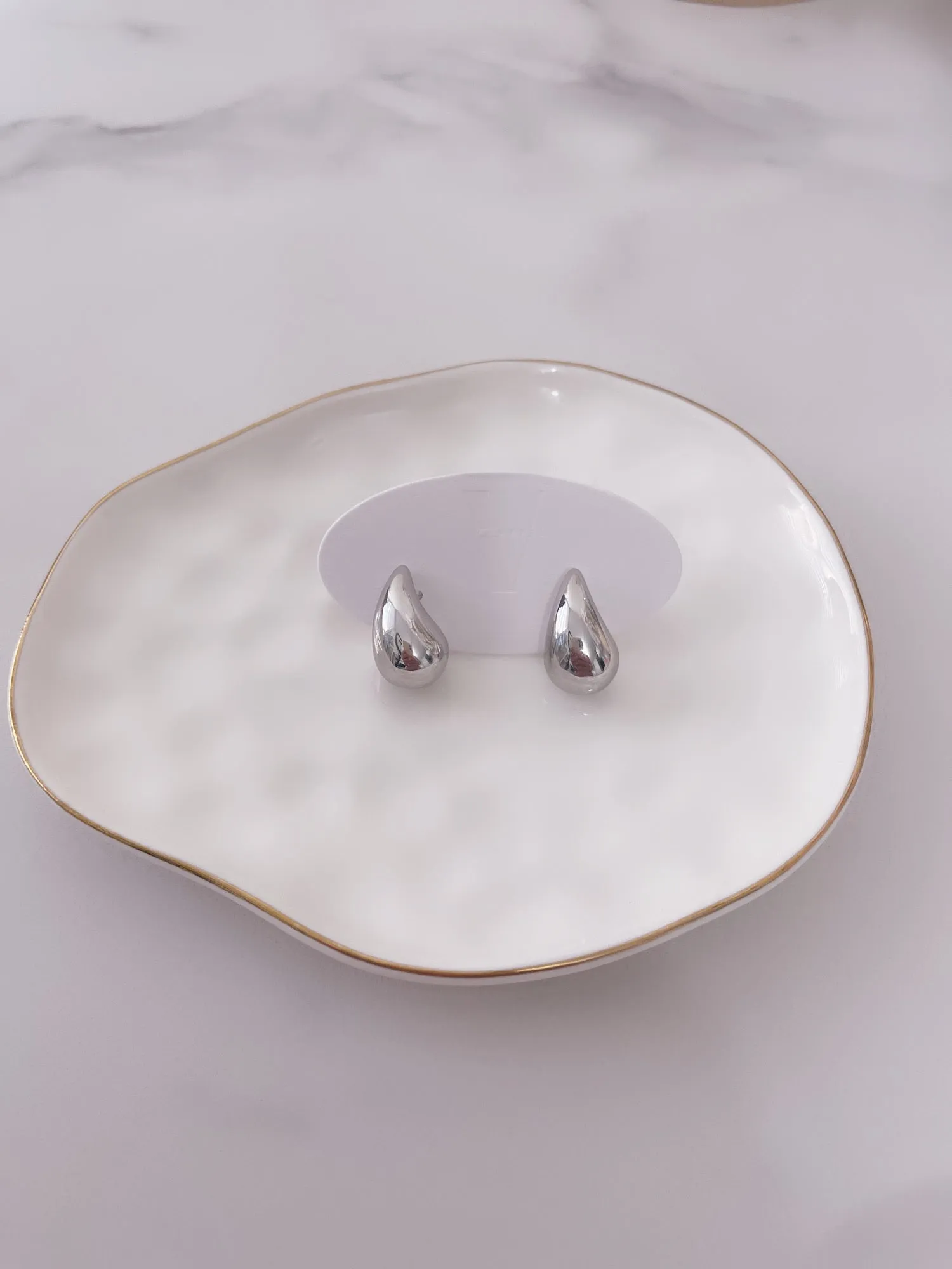 Bold Drops Studs | Varios Tamaños