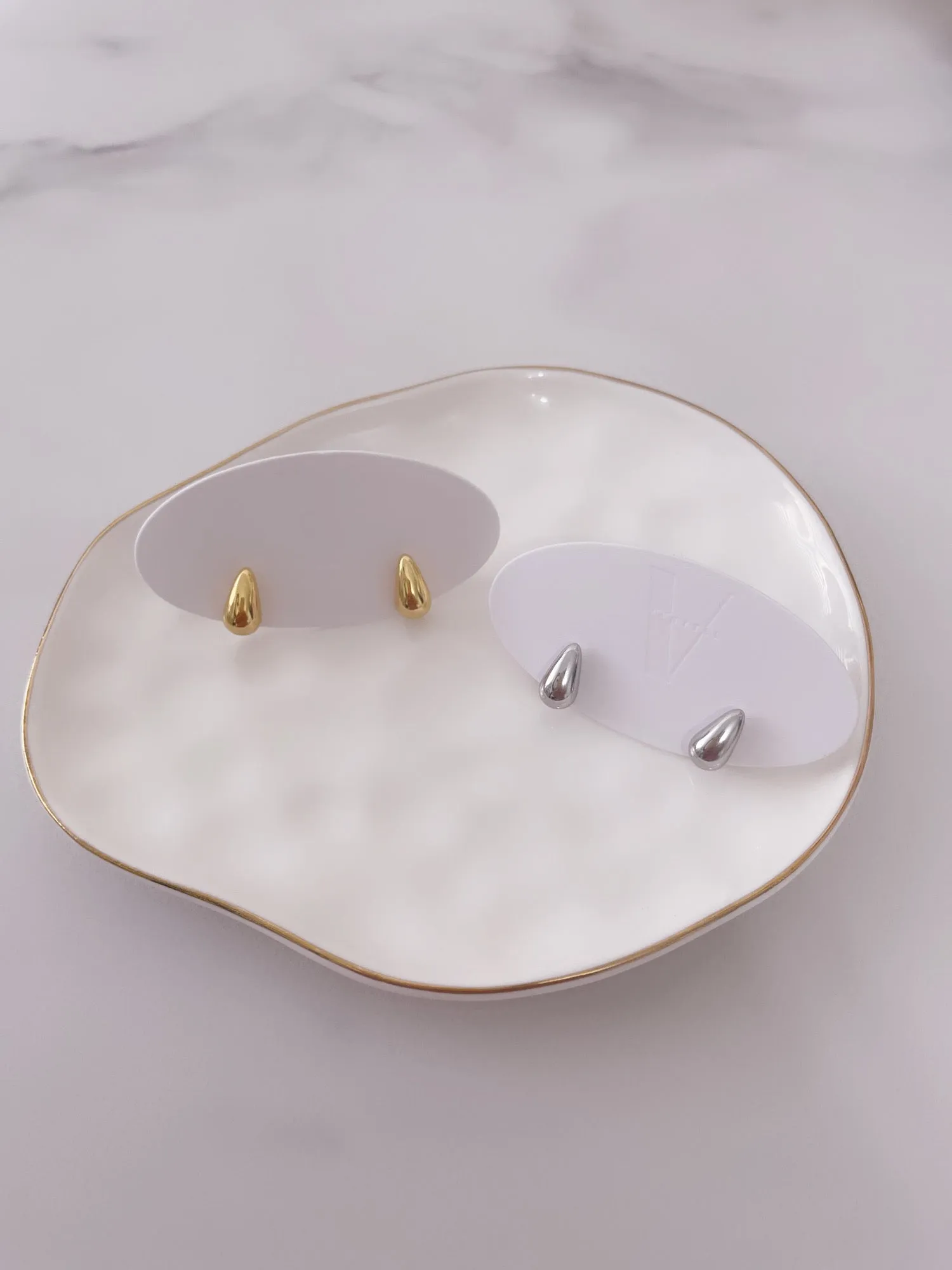 Bold Drops Studs | Varios Tamaños