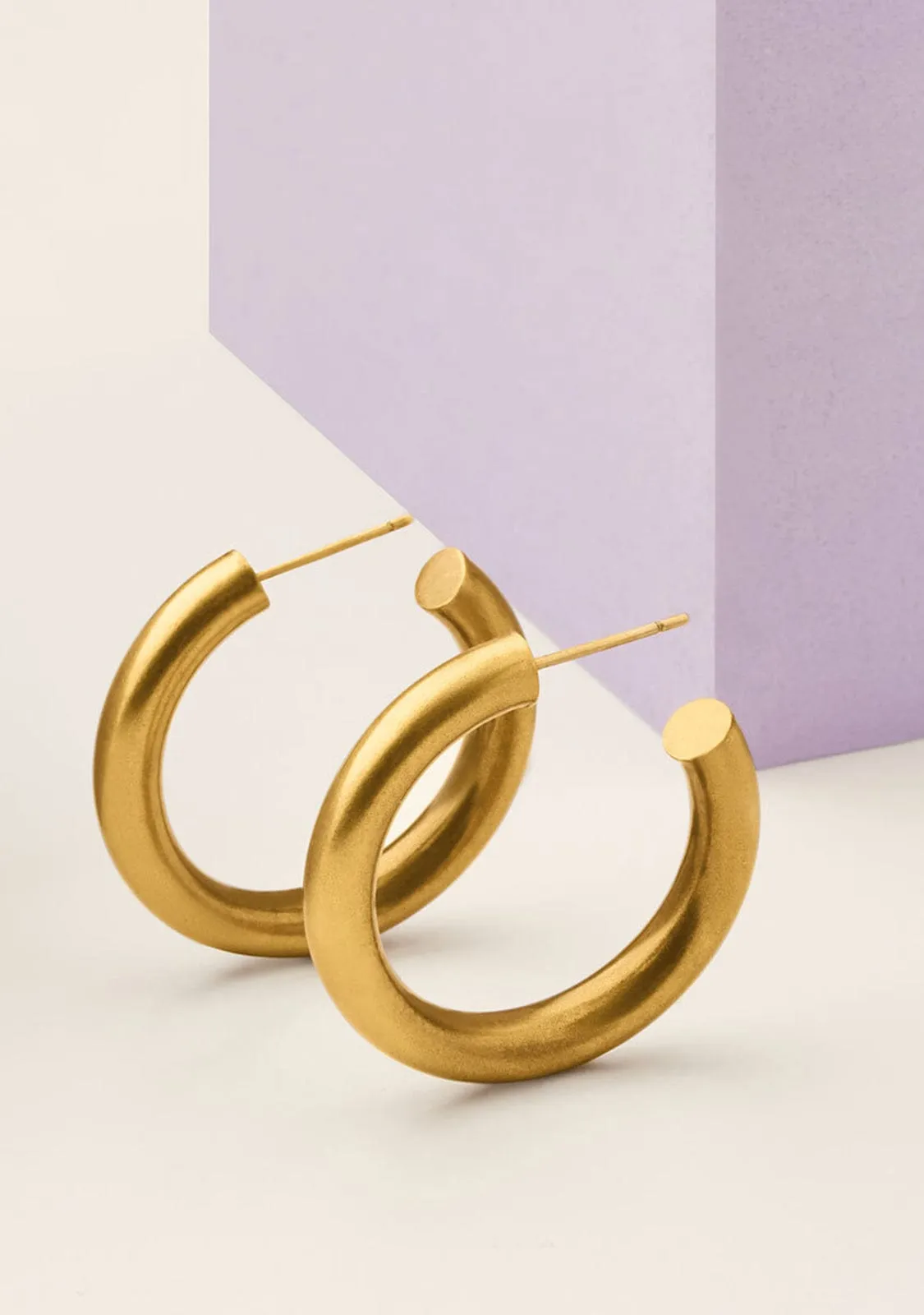 Medium Bold Hoop Earrings Gold